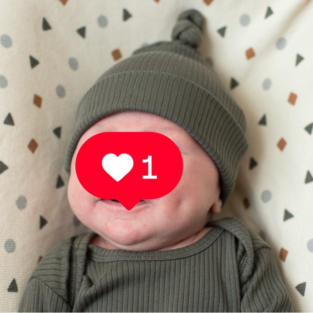 Quincy Mae Knotted Gown + Hat Set